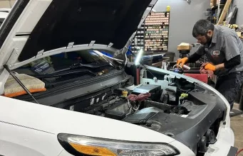 How Technicians Determine Whether a Timing Belt Needs Replacement